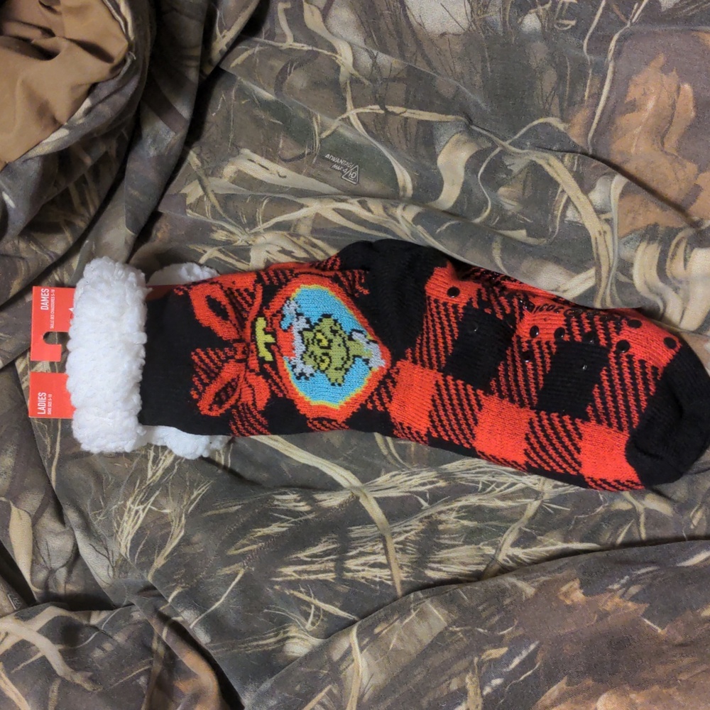 The Grinch Dr. Seuss Reading Socks Slipper Socks Plaid Shoe Size 5-10